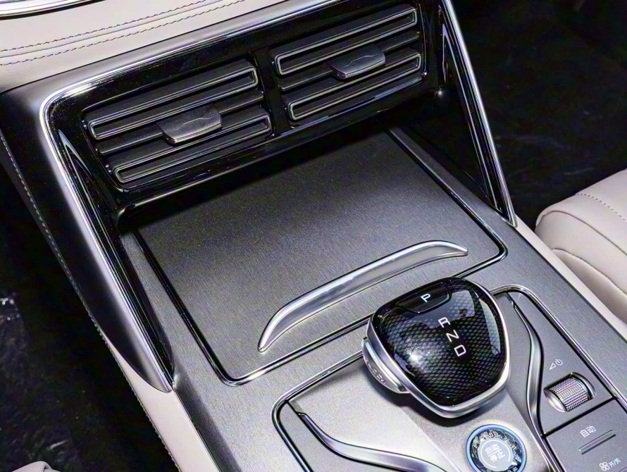 BYD Tang DM-i Top 2025 - 41 BYD Tang DM-i Top 2025 - 41 | kz.bex-auto.com