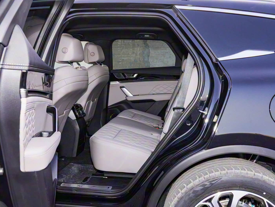 BYD Tang DM-i Top 2025 - 51 BYD Tang DM-i Top 2025 - 51 | kz.bex-auto.com