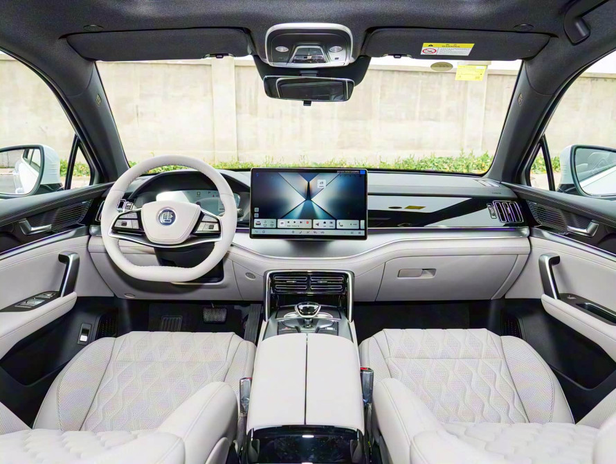 BYD Tang DM-i Mid 2025 - 17 BYD Tang DM-i Mid 2025 - 17 | kz.bex-auto.com