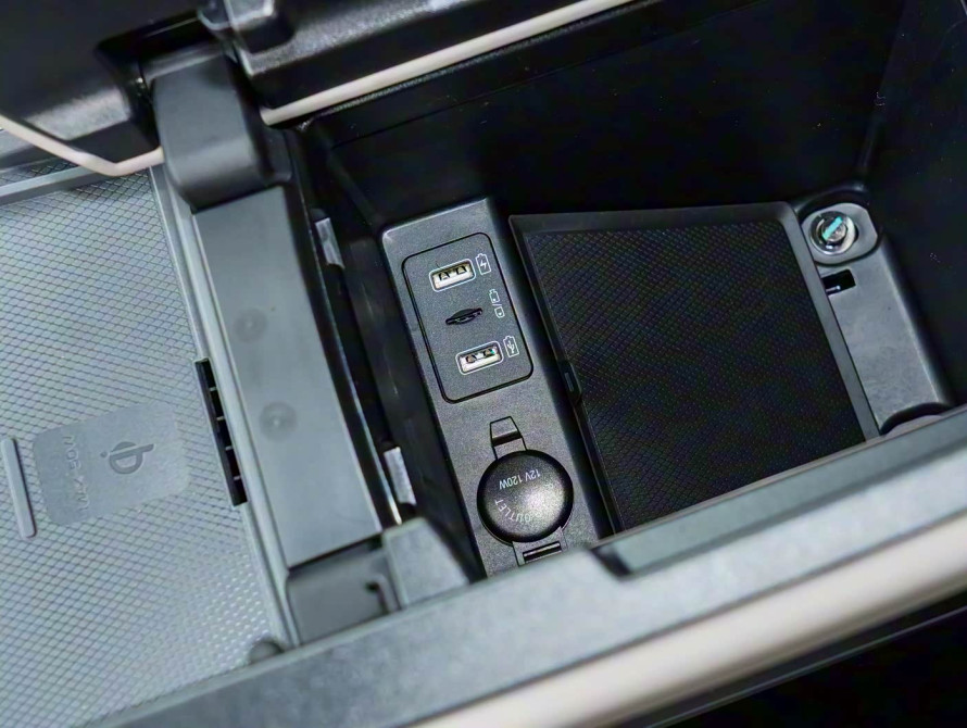 BYD Tang DM-i Mid 2025 - 45 BYD Tang DM-i Mid 2025 - 45 | kz.bex-auto.com