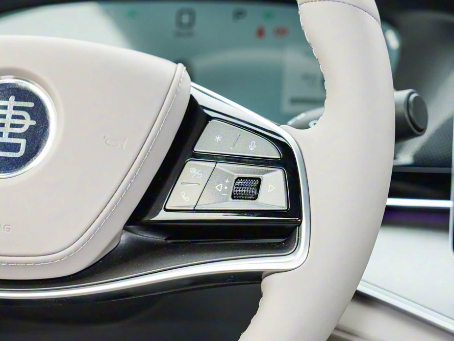 BYD Tang DM-i Mid 2025 - 30 BYD Tang DM-i Mid 2025 - 30 | kz.bex-auto.com