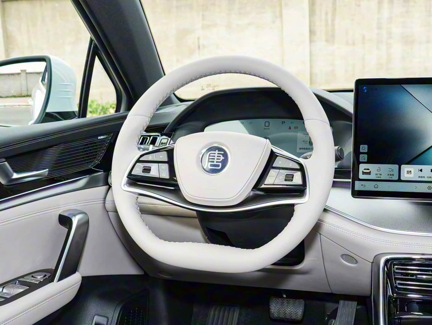 BYD Tang DM-i Mid 2025 - 24 BYD Tang DM-i Mid 2025 - 24 | kz.bex-auto.com