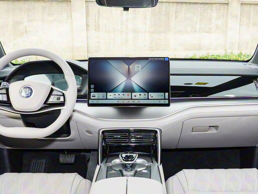 BYD Tang DM-i Mid 2025 - 19 BYD Tang DM-i Mid 2025 - 19 | kz.bex-auto.com