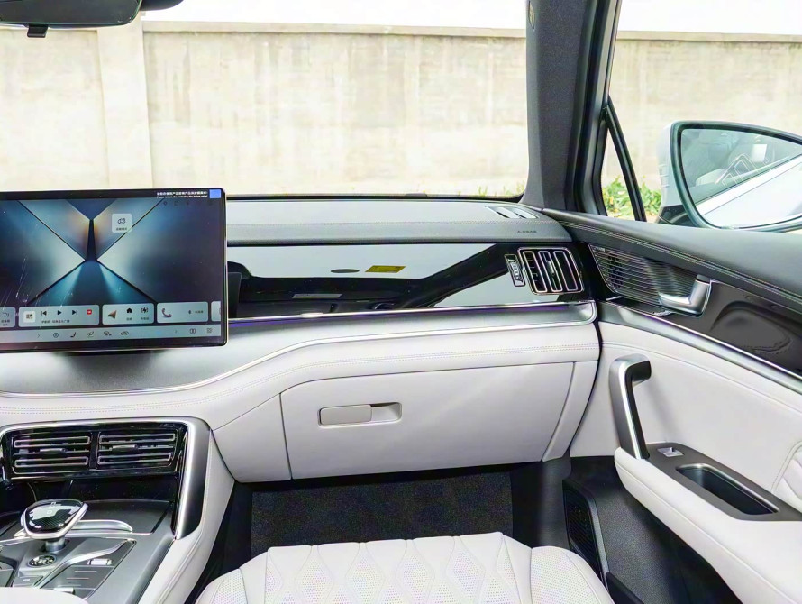 BYD Tang DM-i Mid 2025 - 20 BYD Tang DM-i Mid 2025 - 20 | kz.bex-auto.com