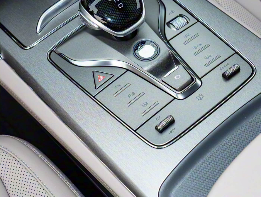 BYD Tang DM-i Mid 2025 - 41 BYD Tang DM-i Mid 2025 - 41 | kz.bex-auto.com