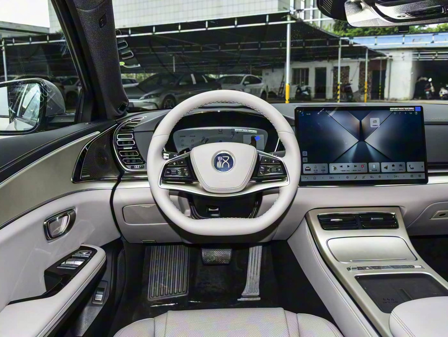 BYD Han DM-i 245KM Mid+ 2025 - 22 BYD Han DM-i 245KM Mid+ 2025 - 22 | kz.bex-auto.com