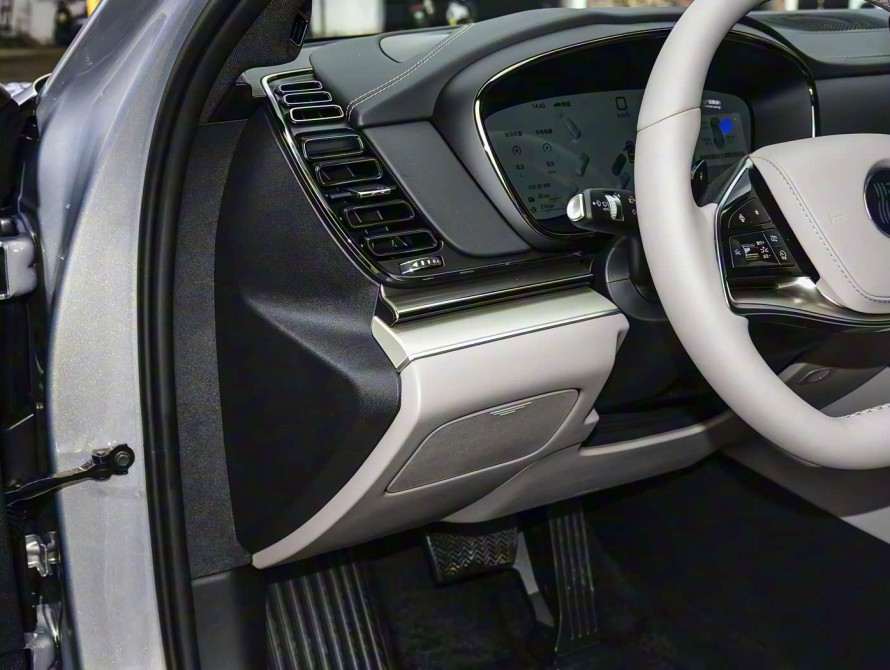 BYD Han DM-i 245KM Mid+ 2025 - 17 BYD Han DM-i 245KM Mid+ 2025 - 17 | kz.bex-auto.com