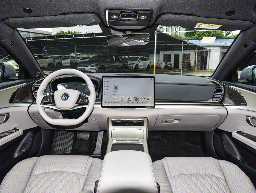 BYD Han DM-i 245KM Mid+ 2025 - 18 BYD Han DM-i 245KM Mid+ 2025 - 18 | kz.bex-auto.com