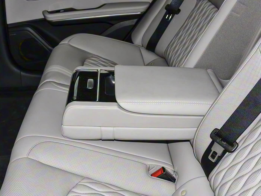 BYD Han DM-i 245KM Mid+ 2025 - 53 BYD Han DM-i 245KM Mid+ 2025 - 53 | kz.bex-auto.com