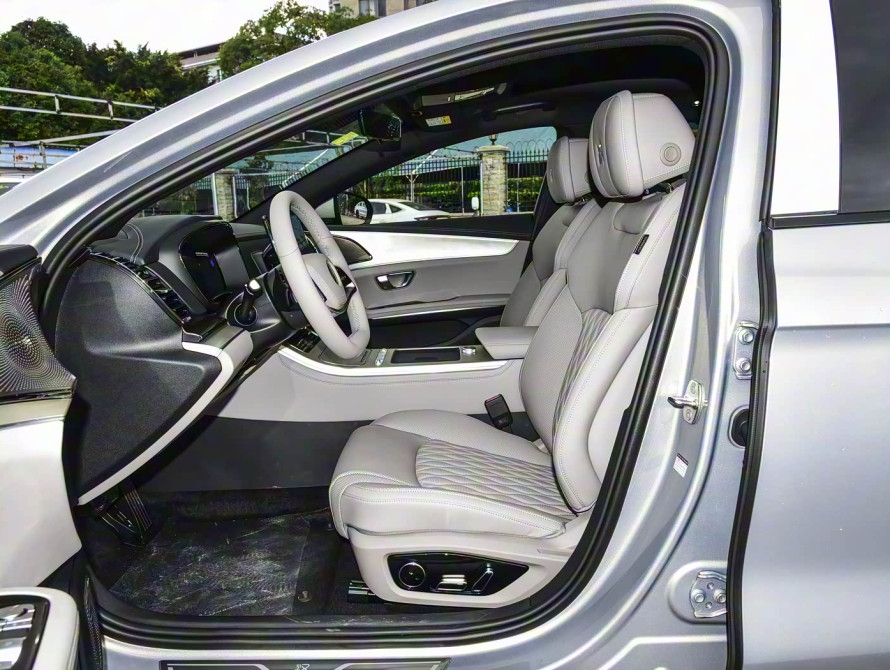 BYD Han DM-i 245KM Mid+ 2025 - 16 BYD Han DM-i 245KM Mid+ 2025 - 16 | kz.bex-auto.com