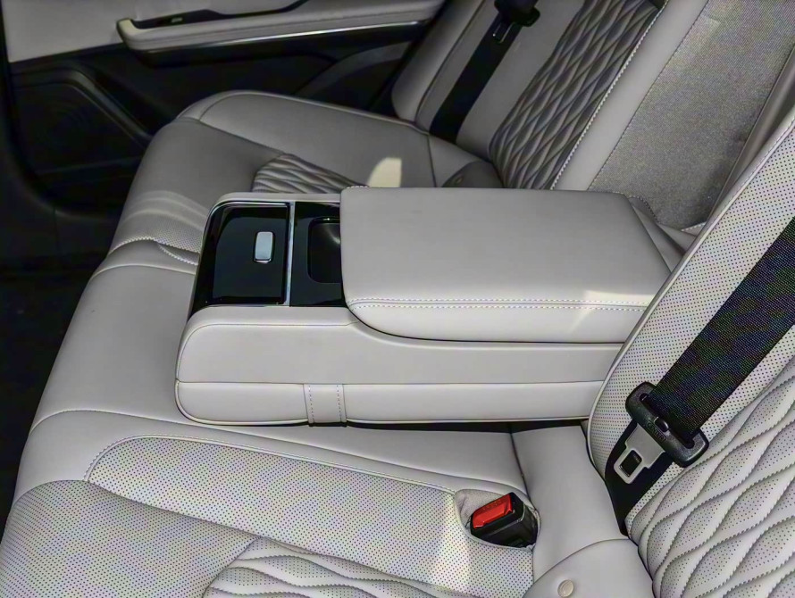 BYD Han DM-i 245KM Mid 2025 - 51 BYD Han DM-i 245KM Mid 2025 - 51 | kz.bex-auto.com