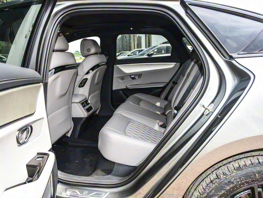 BYD Han DM-i 245KM Mid 2025 - 49 BYD Han DM-i 245KM Mid 2025 - 49 | kz.bex-auto.com