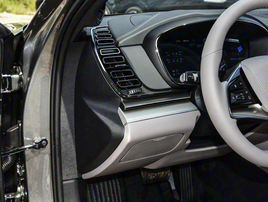 BYD Han DM-i 245KM Mid 2025 - 16 BYD Han DM-i 245KM Mid 2025 - 16 | kz.bex-auto.com