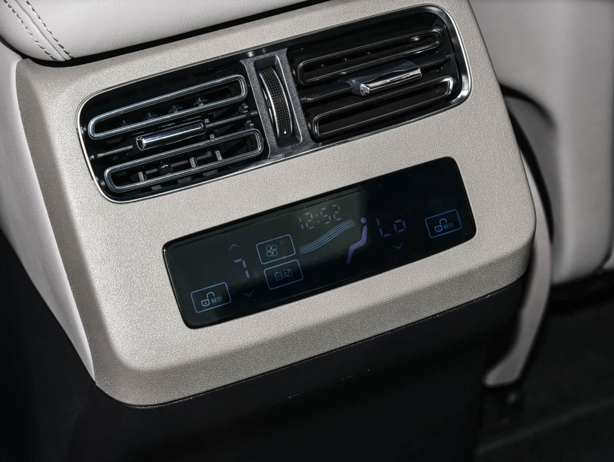 BYD Han DM-i 245KM Mid 2025 - 50 BYD Han DM-i 245KM Mid 2025 - 50 | kz.bex-auto.com