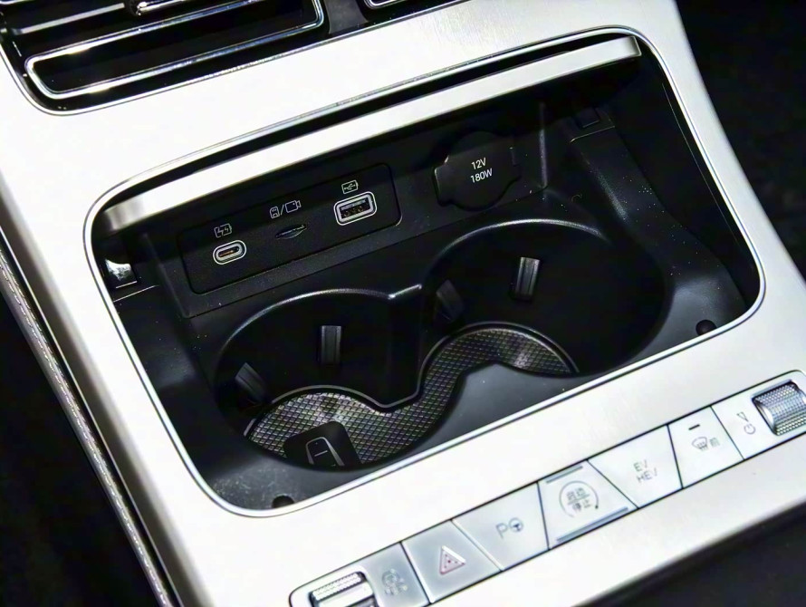 BYD Han DM-i 245KM Mid 2025 - 40 BYD Han DM-i 245KM Mid 2025 - 40 | kz.bex-auto.com