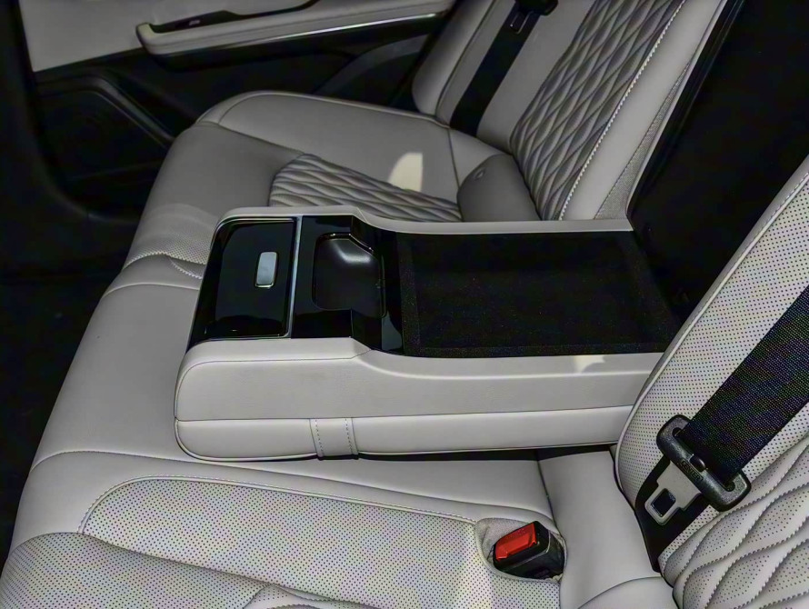 BYD Han DM-i 245KM Mid 2025 - 53 BYD Han DM-i 245KM Mid 2025 - 53 | kz.bex-auto.com