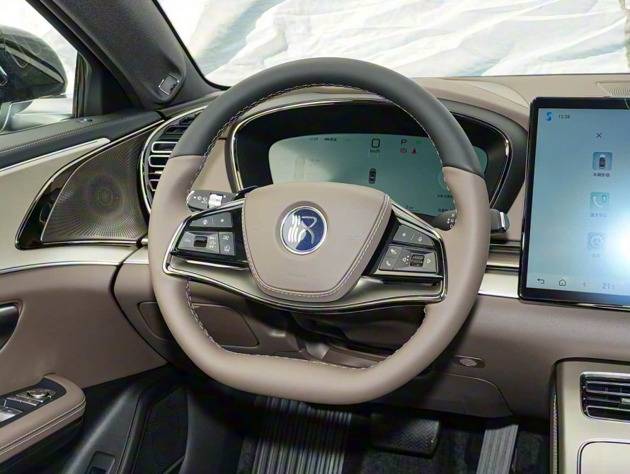 BYD Han DM-i 245KM Basic 2025 - 23 BYD Han DM-i 245KM Basic 2025 - 23 | kz.bex-auto.com