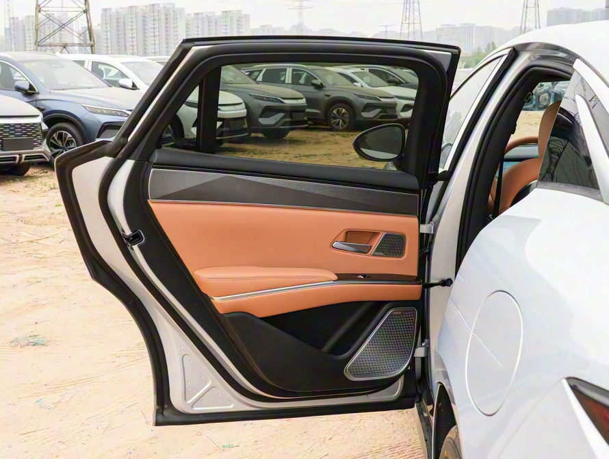 BYD Han L DM-i 200KM Basic 2025 - 44 BYD Han L DM-i 200KM Basic 2025 - 44 | kz.bex-auto.com