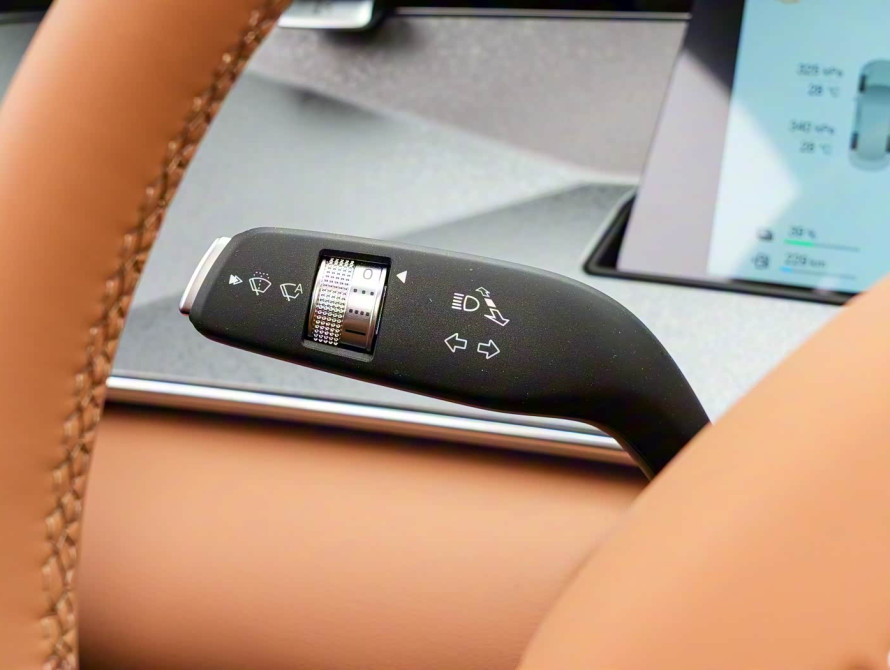 BYD Han L DM-i 200KM Basic 2025 - 26 BYD Han L DM-i 200KM Basic 2025 - 26 | kz.bex-auto.com