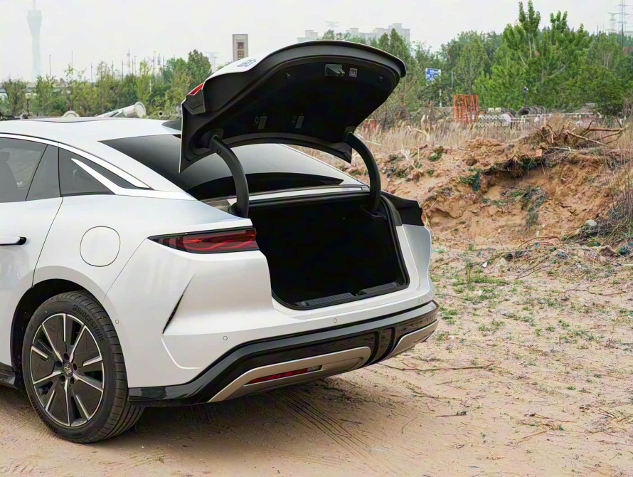 BYD Han L DM-i 200KM Basic 2025 - 53 BYD Han L DM-i 200KM Basic 2025 - 53 | kz.bex-auto.com