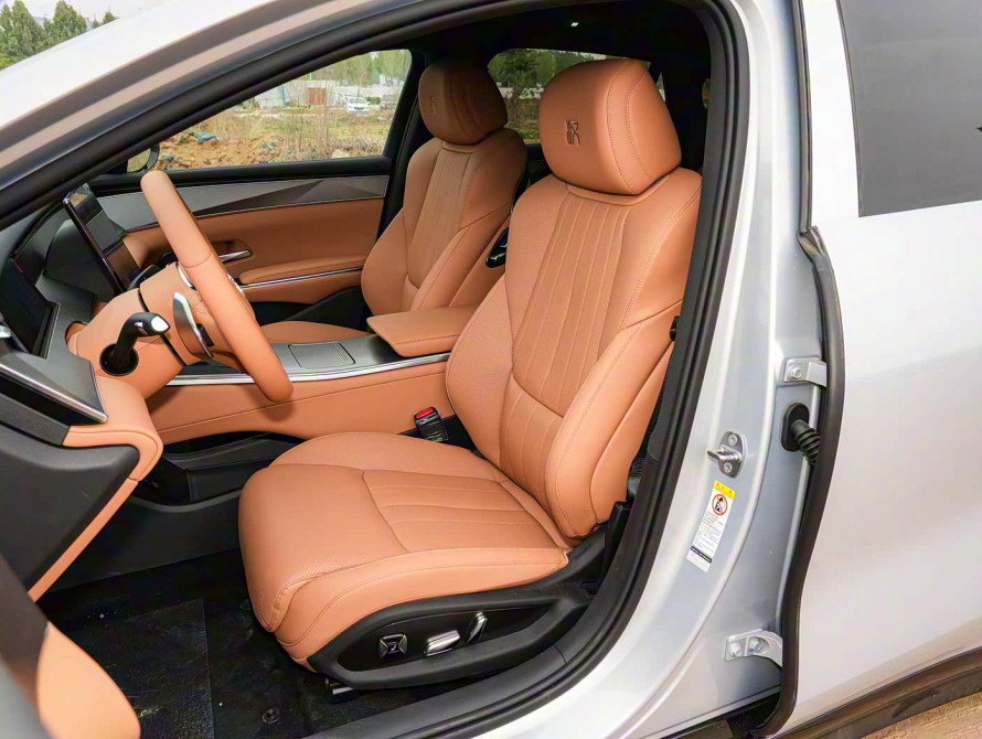 BYD Han L DM-i 200KM Basic 2025 - 11 BYD Han L DM-i 200KM Basic 2025 - 11 | kz.bex-auto.com