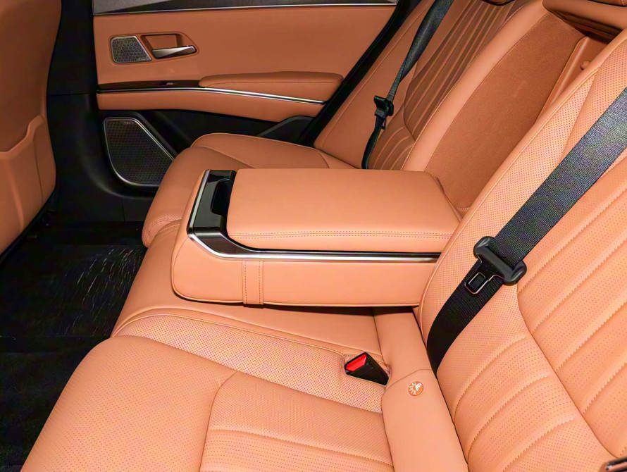 BYD Han L DM-i 200KM Basic 2025 - 49 BYD Han L DM-i 200KM Basic 2025 - 49 | kz.bex-auto.com