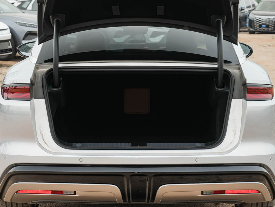 BYD Han L DM-i 200KM Basic 2025 - 54 BYD Han L DM-i 200KM Basic 2025 - 54 | kz.bex-auto.com