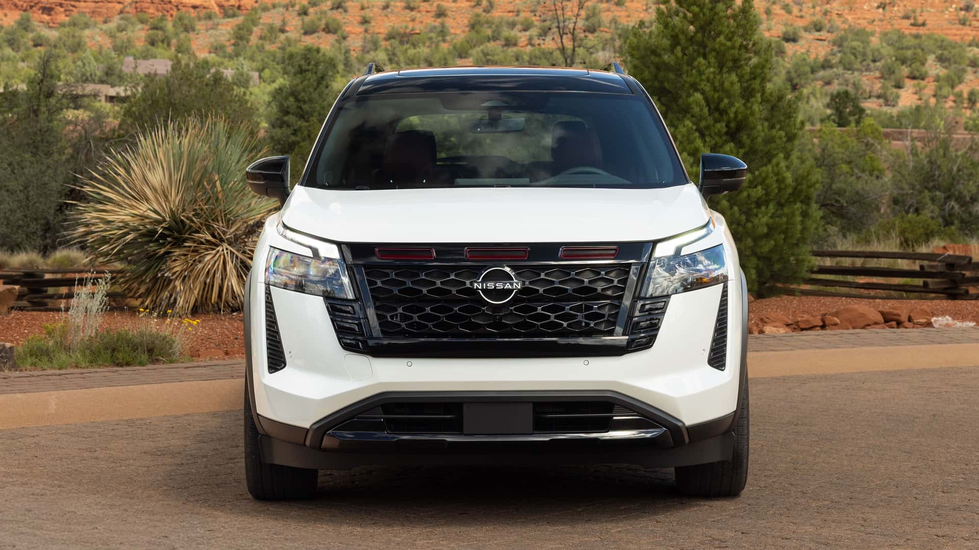 Nissan Pathfinder получил юбилейную версию Special Edition к 40-летию модели