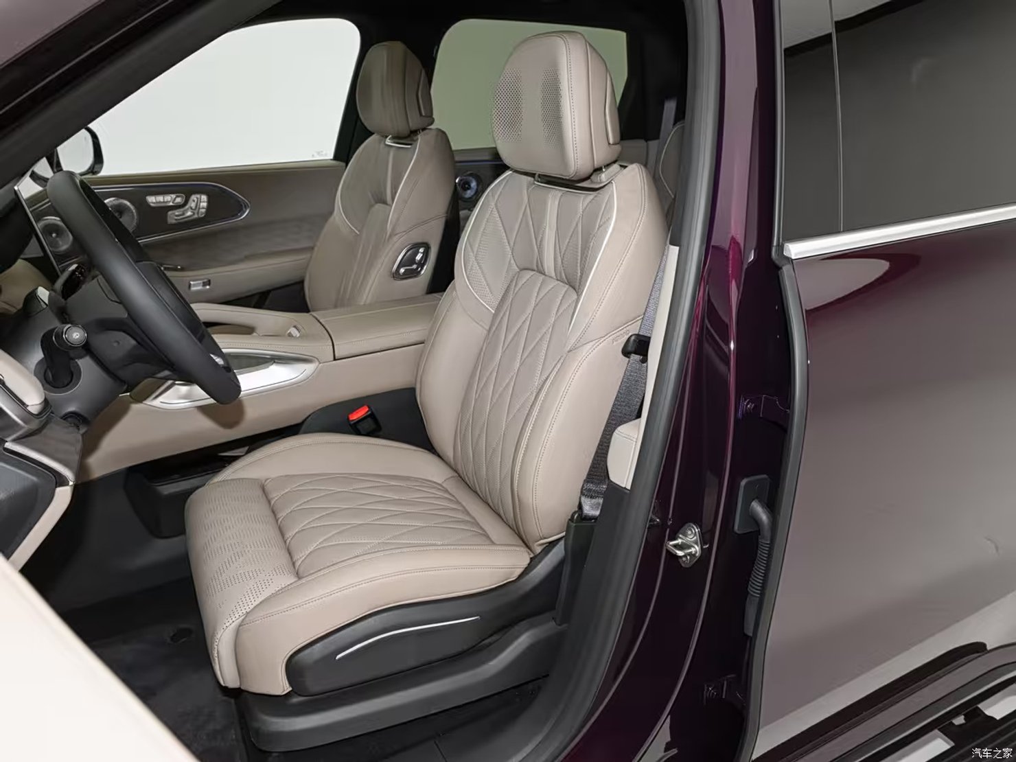 Zeekr 8X — премиальный гибридный кроссовер с 1380 силами и 1400 км запаса хода выходит в Казахстан - 2 | kz.bex-auto.com Zeekr 8X — премиальный гибридный кроссовер с 1380 силами и 1400 км запаса хода выходит в Казахстан - 2 | kz.bex-auto.com