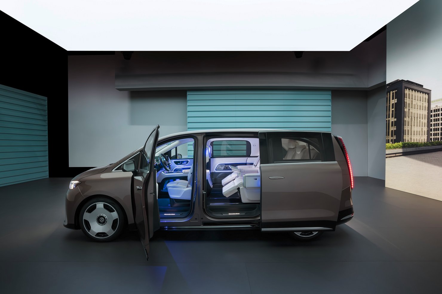 Новый электрический минивэн Mercedes VLE дебютировал: роскошная замена V-Class